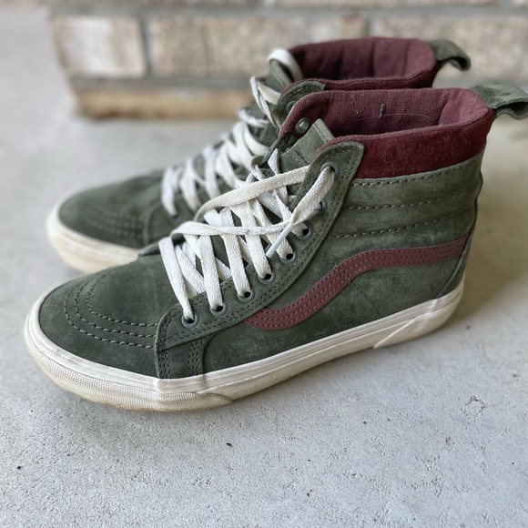 VANS Sk8 Hi MTE Deep Lichen Green Root Beer
Brown White - Picture 2 of 6